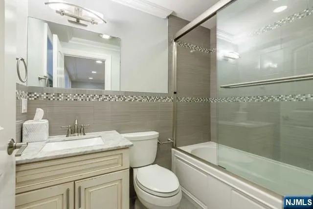 48 Myrtle Avenue Edgewater, NJ 07020