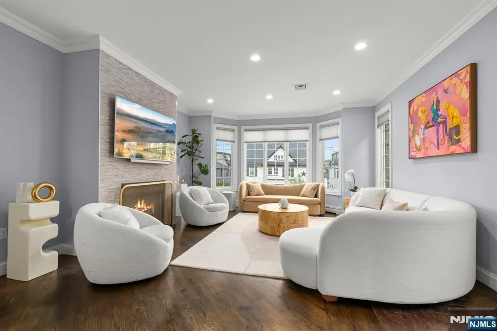 48 Myrtle Avenue Edgewater, NJ 07020