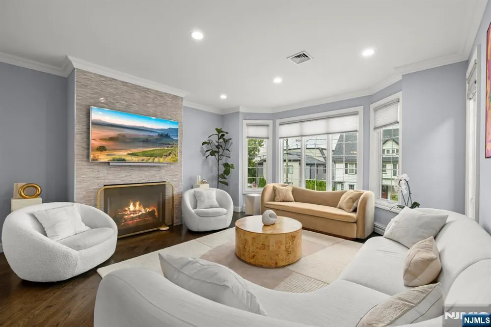 48 Myrtle Avenue Edgewater, NJ 07020