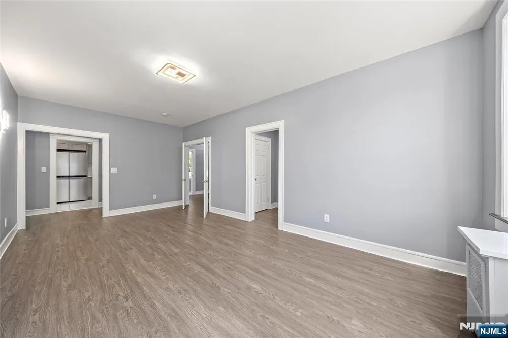 218 Broad Avenue 3C Leonia, NJ 07605