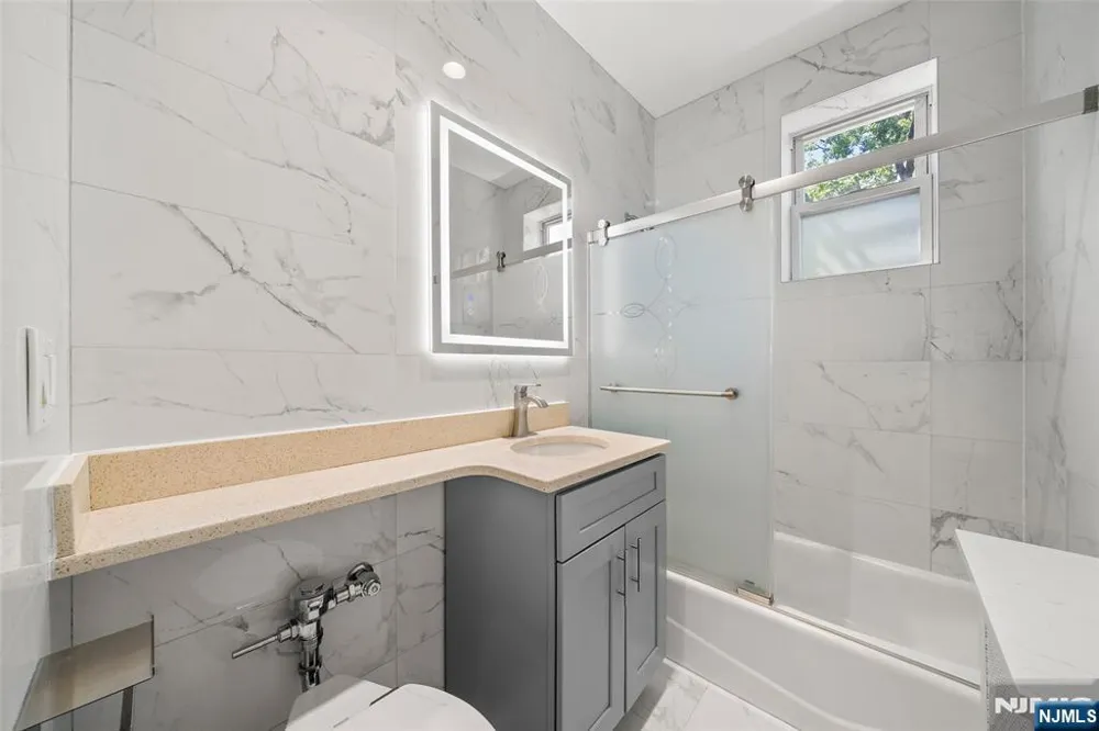 218 Broad Avenue 3C Leonia, NJ 07605