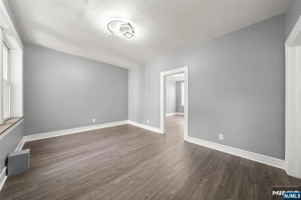 218 Broad Avenue 3C Leonia, NJ 07605