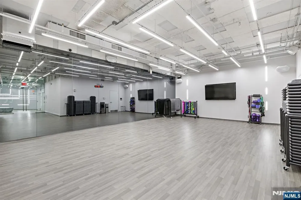 77 Hudson Street 2303 Jersey City, NJ 07302
