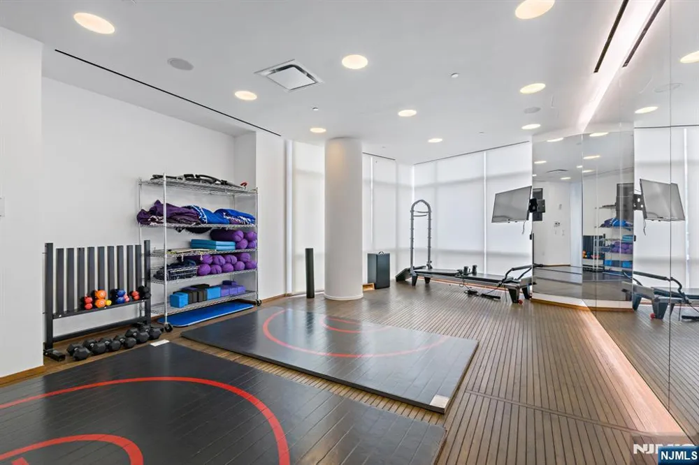 77 Hudson Street 2303 Jersey City, NJ 07302