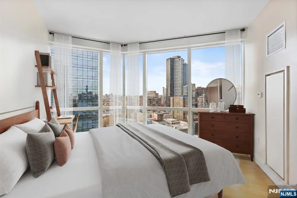 77 Hudson Street 2303 Jersey City, NJ 07302