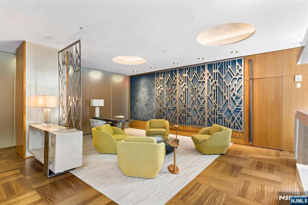 77 Hudson Street 2303 Jersey City, NJ 07302