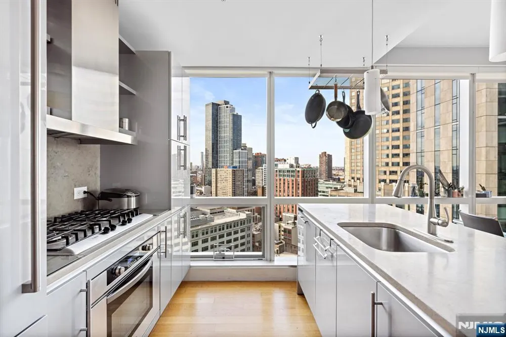 77 Hudson Street 2303 Jersey City, NJ 07302