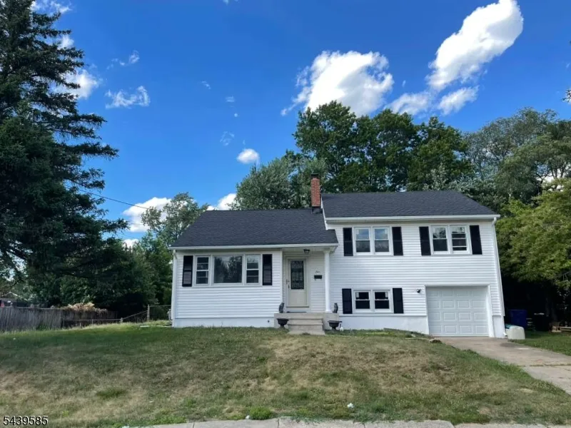 4 Kelly Ct Mount Holly, NJ 08060