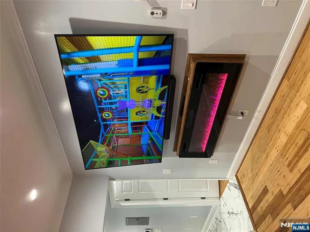 753 11th Street 3rd Floor Newark, NJ 07103
