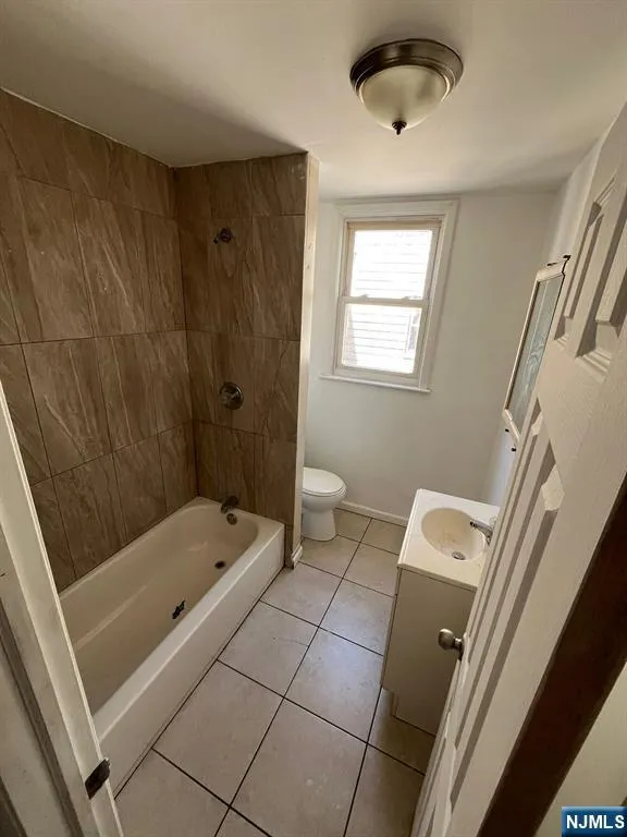 281 Renner Avenue 279 Newark, NJ 07112