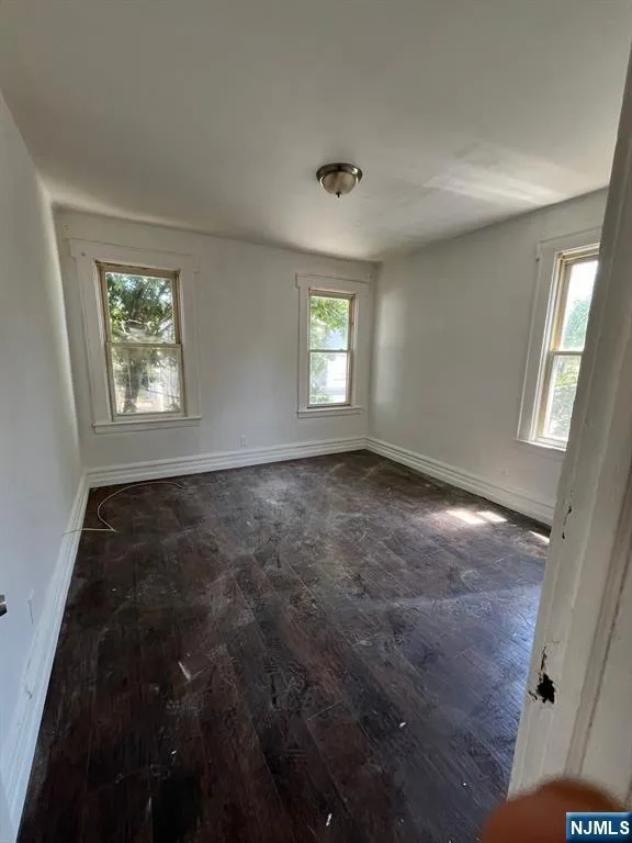 281 Renner Avenue 279 Newark, NJ 07112