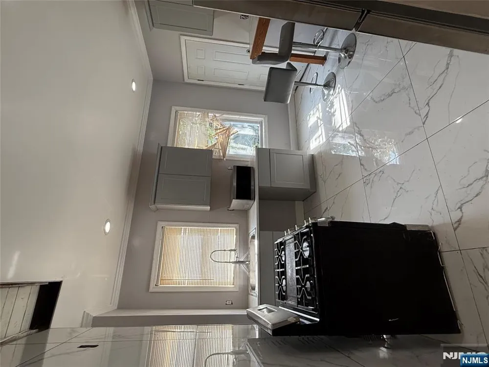 753 11th Street 1st Floor Newark, NJ 07103