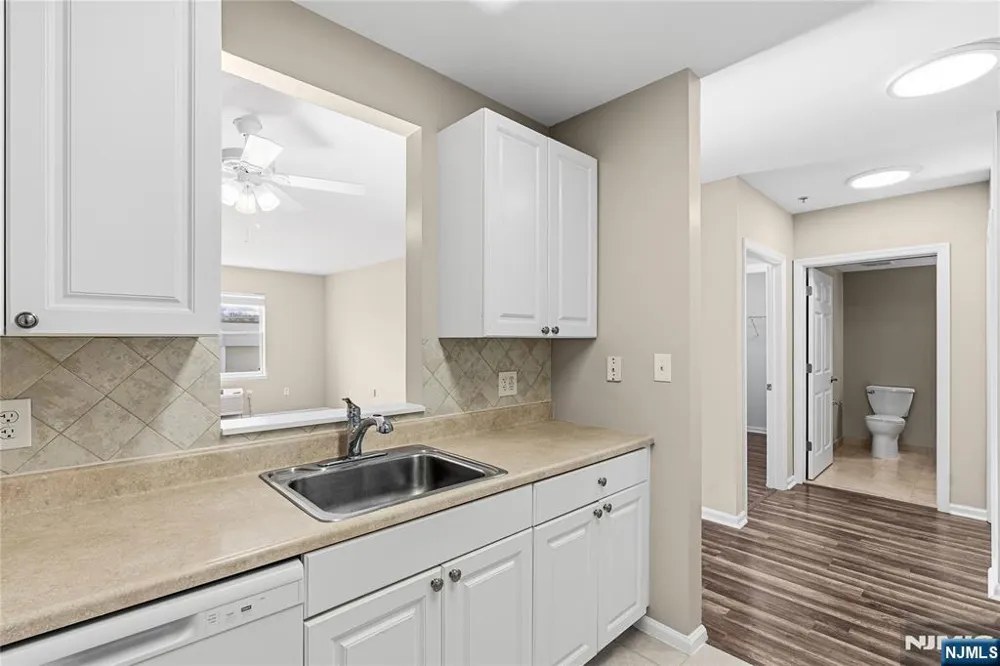 905 River Road 208 Edgewater, NJ 07020