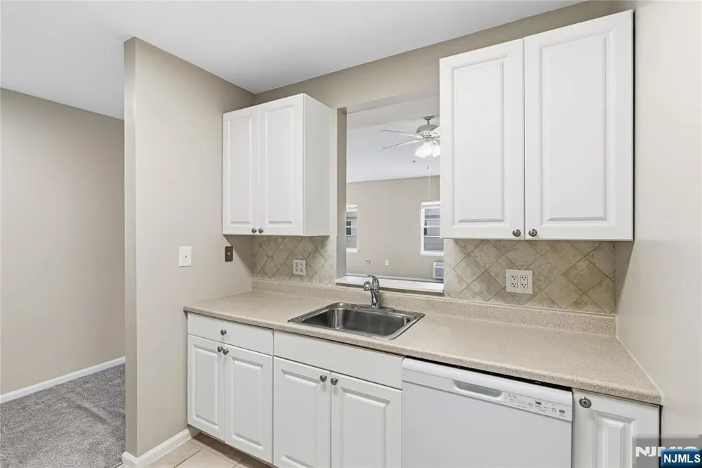 905 River Road 208 Edgewater, NJ 07020