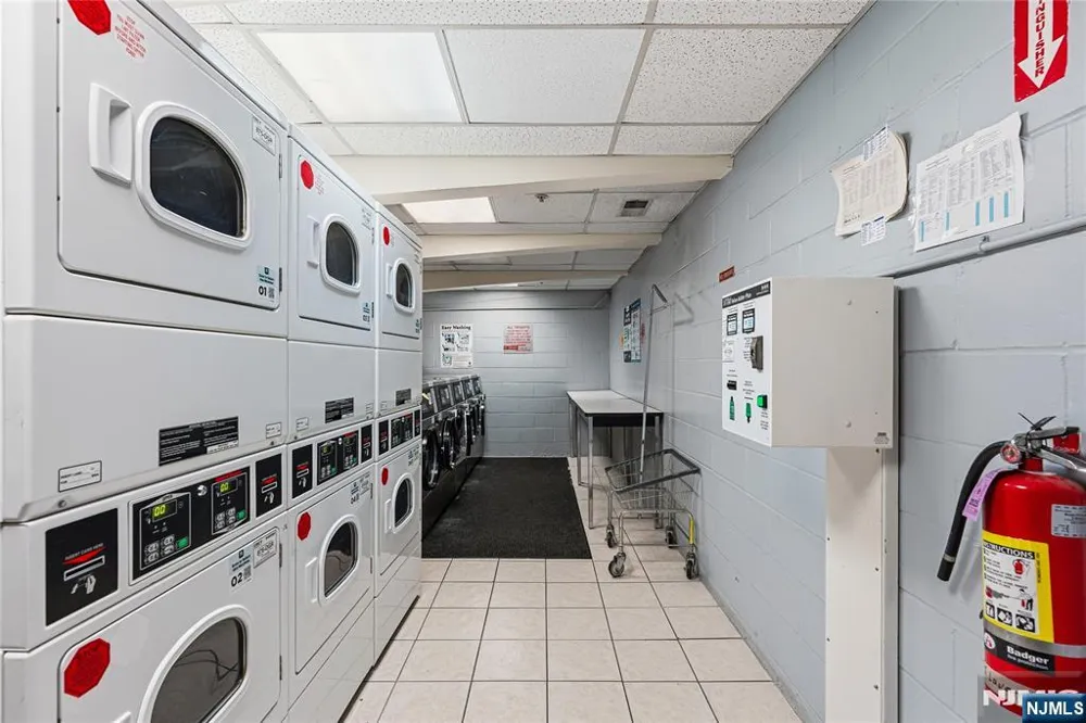 905 River Road 208 Edgewater, NJ 07020