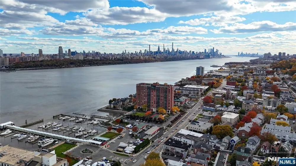 905 River Road 208 Edgewater, NJ 07020