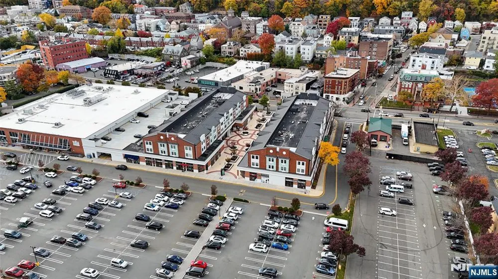 905 River Road 208 Edgewater, NJ 07020