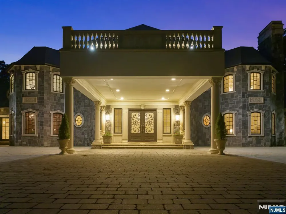 105 Chestnut Ridge Road Saddle River, NJ 07458