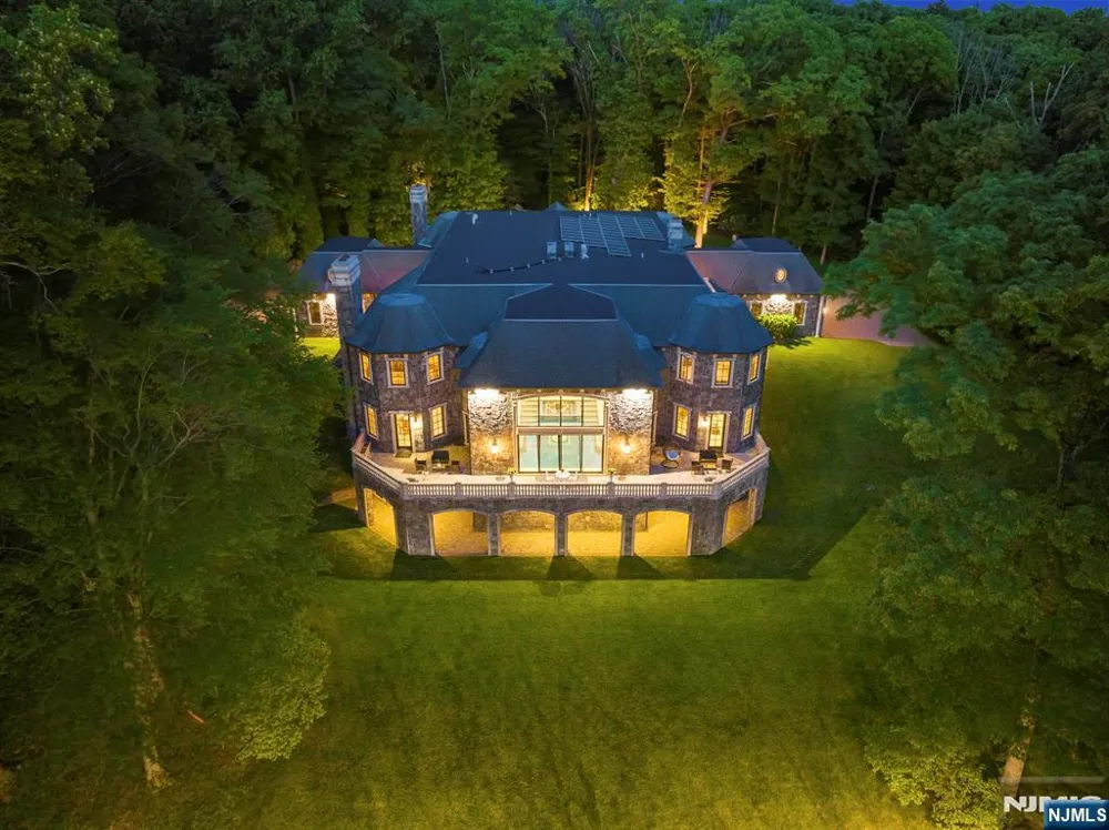 105 Chestnut Ridge Road Saddle River, NJ 07458