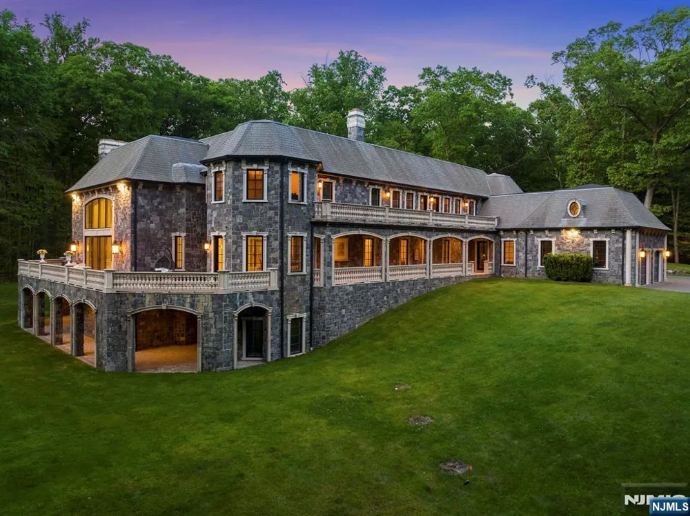 105 Chestnut Ridge Road Saddle River, NJ 07458