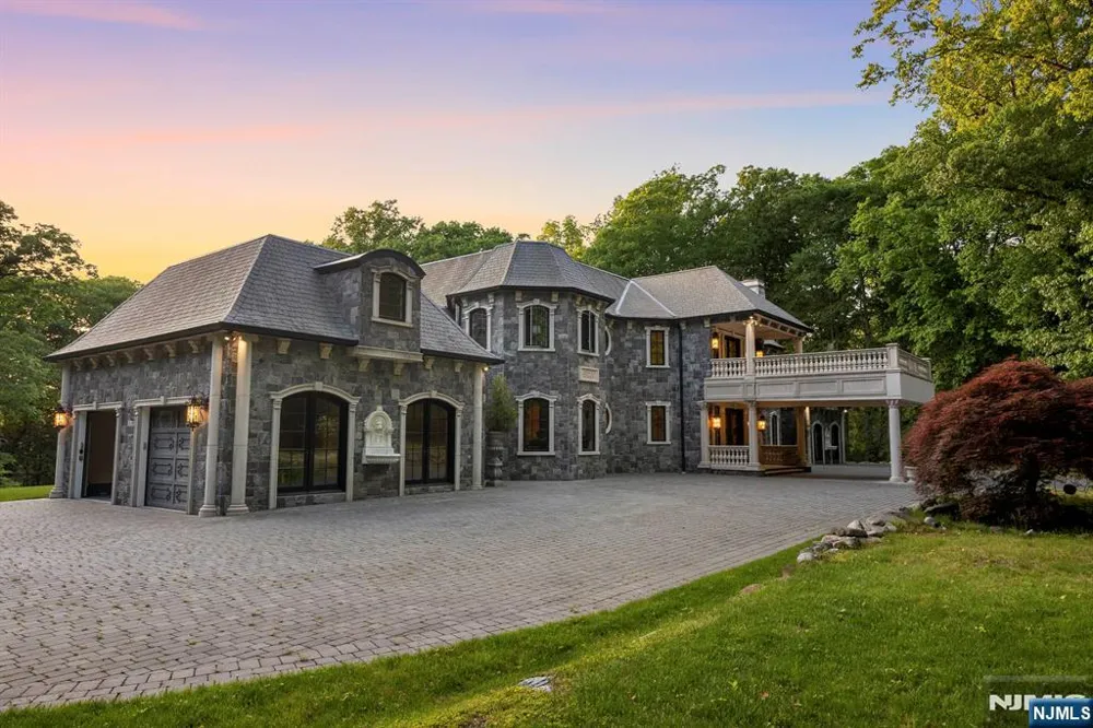 105 Chestnut Ridge Road Saddle River, NJ 07458