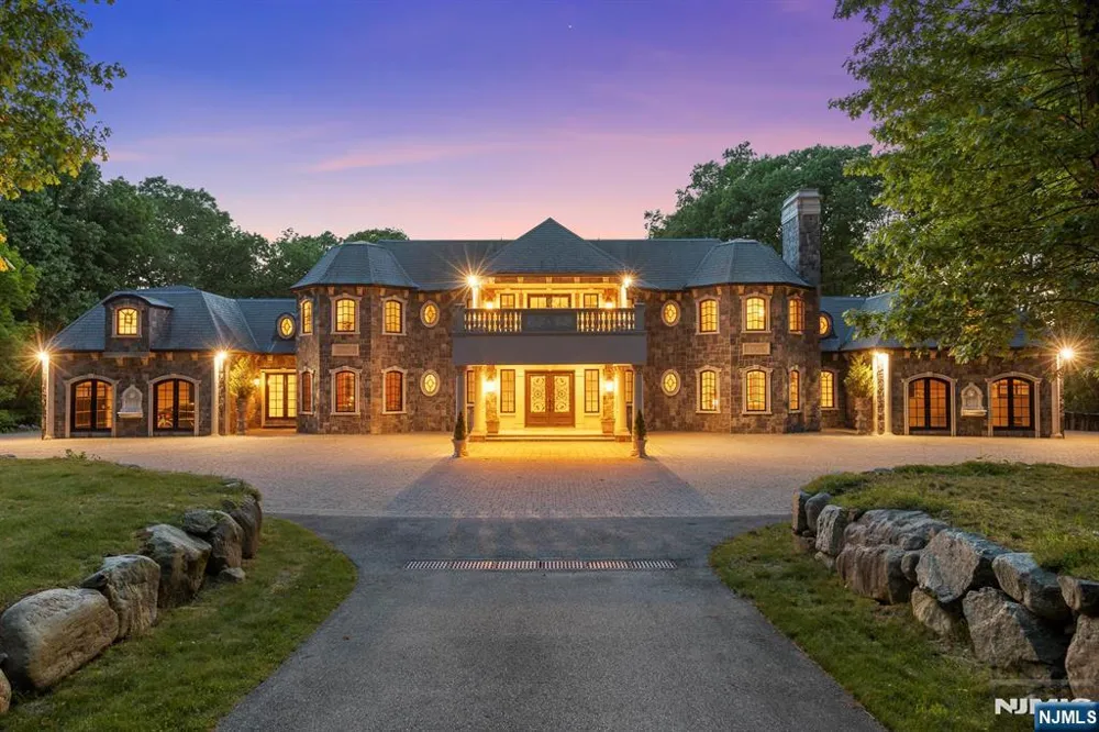 105 Chestnut Ridge Road Saddle River, NJ 07458