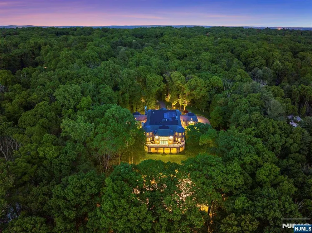 105 Chestnut Ridge Road Saddle River, NJ 07458