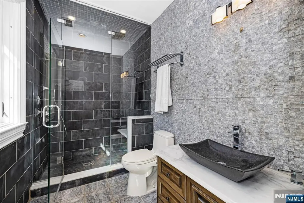 105 Chestnut Ridge Road Saddle River, NJ 07458