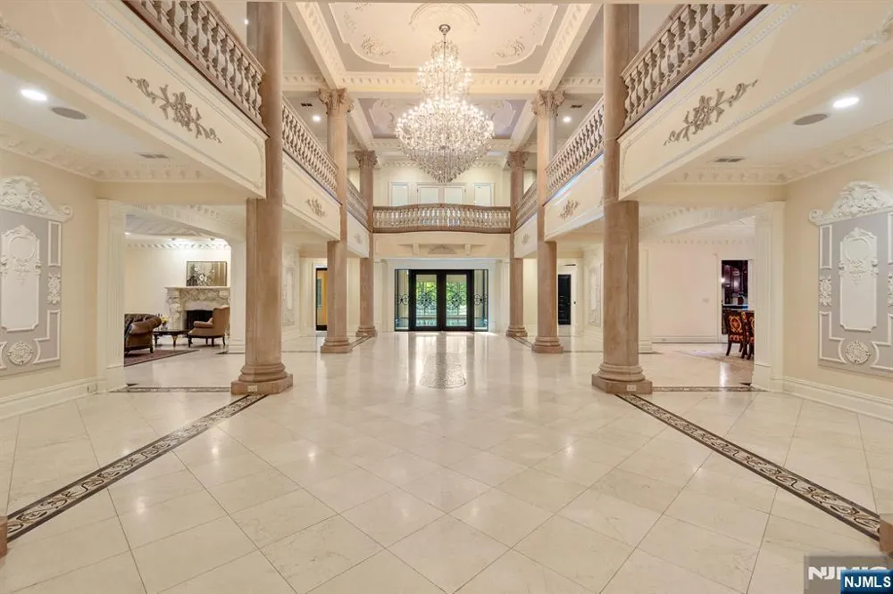 105 Chestnut Ridge Road Saddle River, NJ 07458