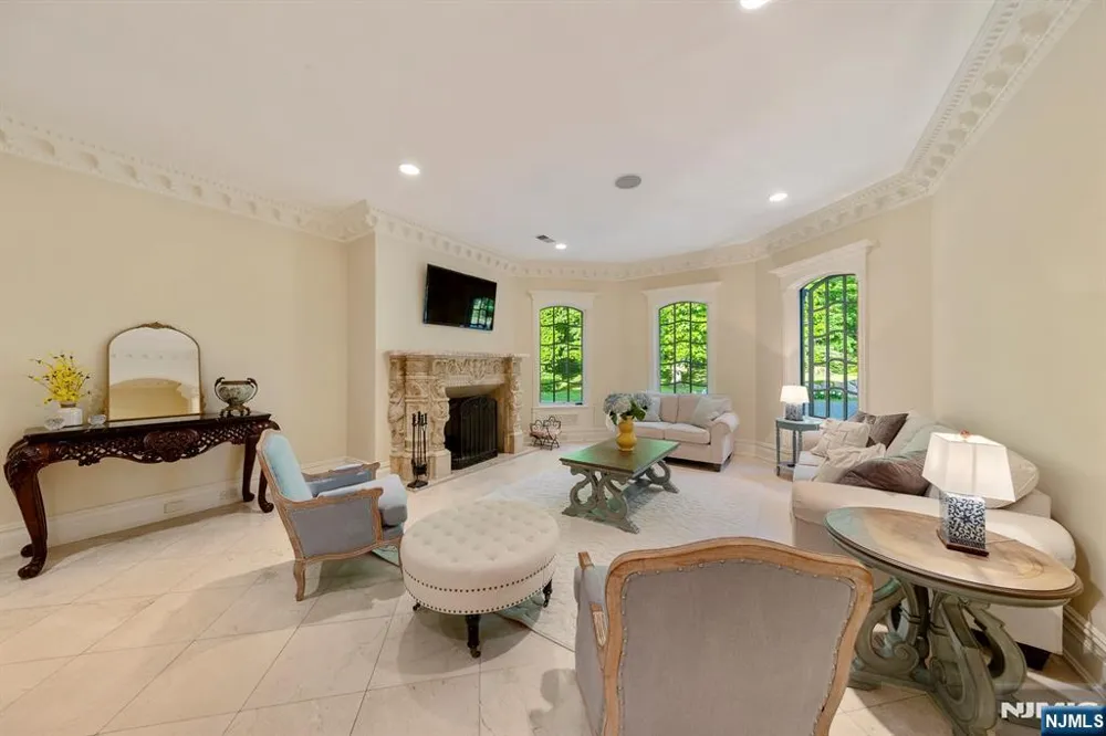 105 Chestnut Ridge Road Saddle River, NJ 07458