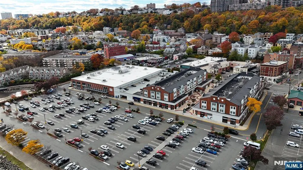 905 River Road 204 Edgewater, NJ 07020