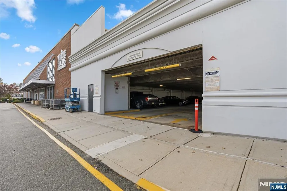 905 River Road 307 Edgewater, NJ 07020