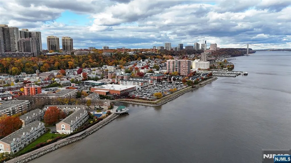 905 River Road 307 Edgewater, NJ 07020