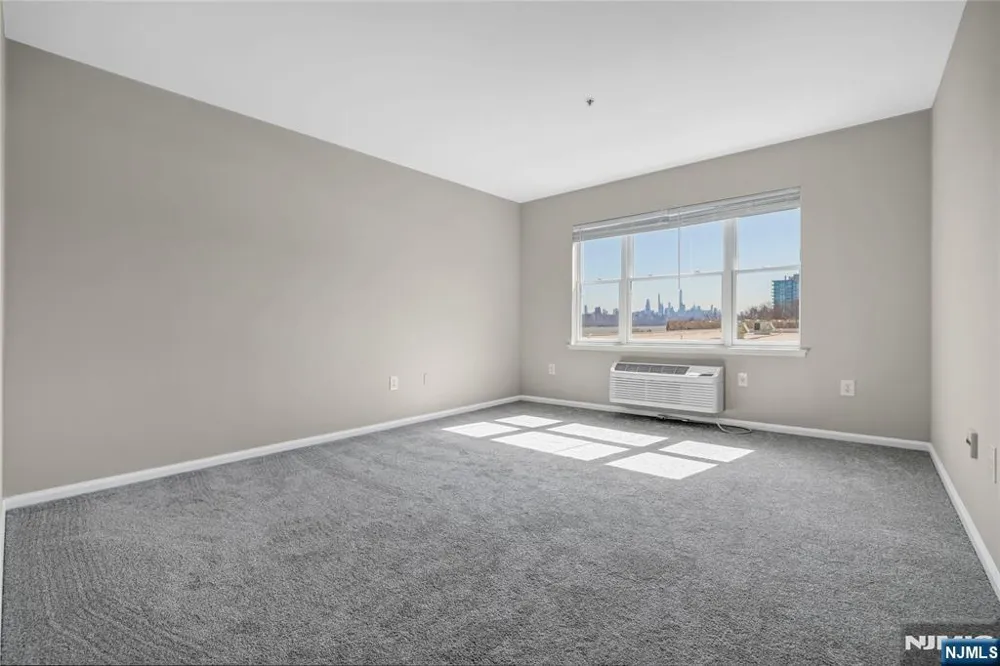 905 River Road 309 Edgewater, NJ 07020