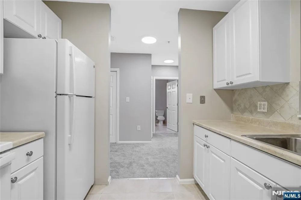 905 River Road 309 Edgewater, NJ 07020