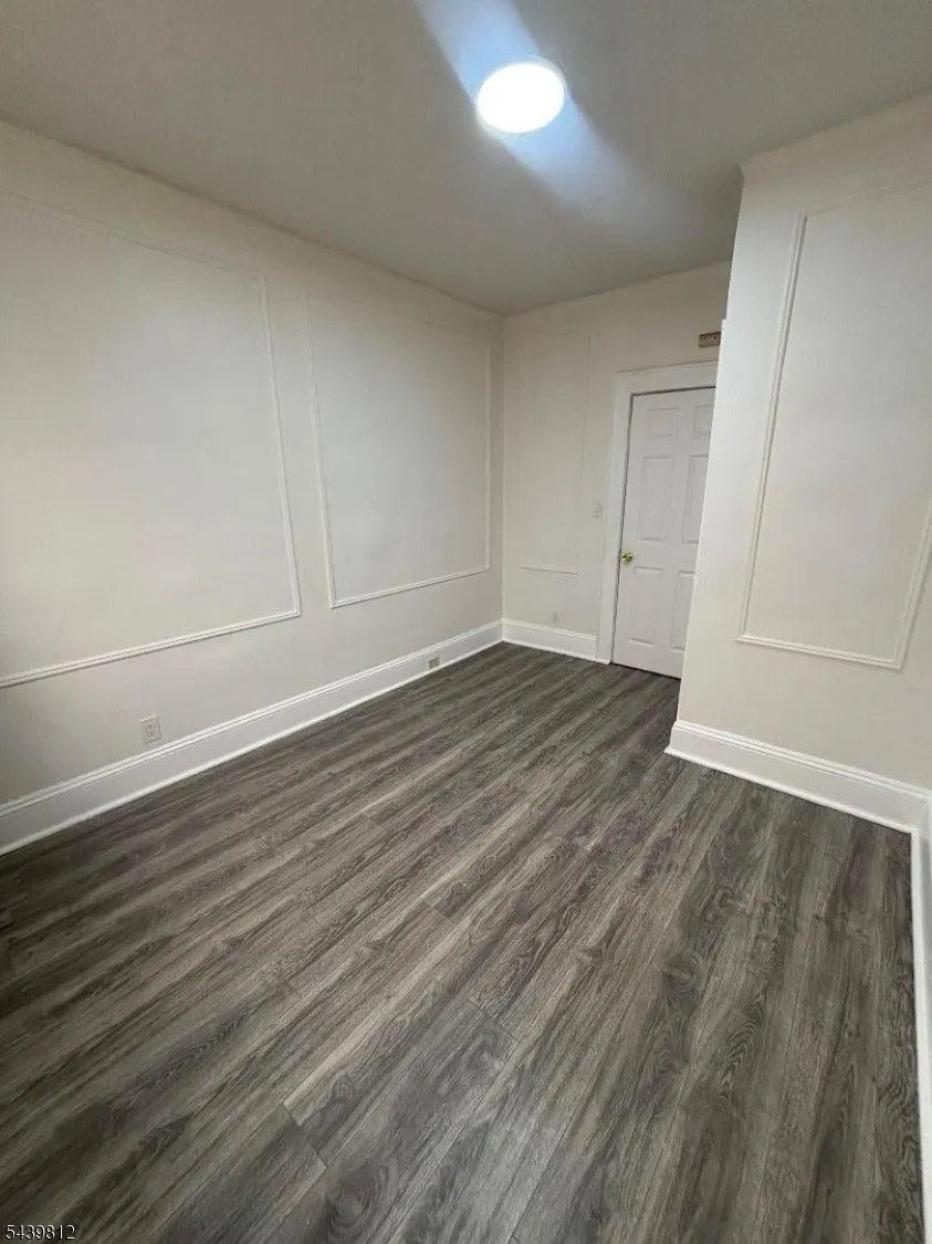 413 Lyons Ave Newark City, NJ 07112