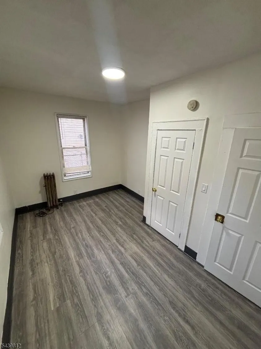 413 Lyons Ave Newark City, NJ 07112