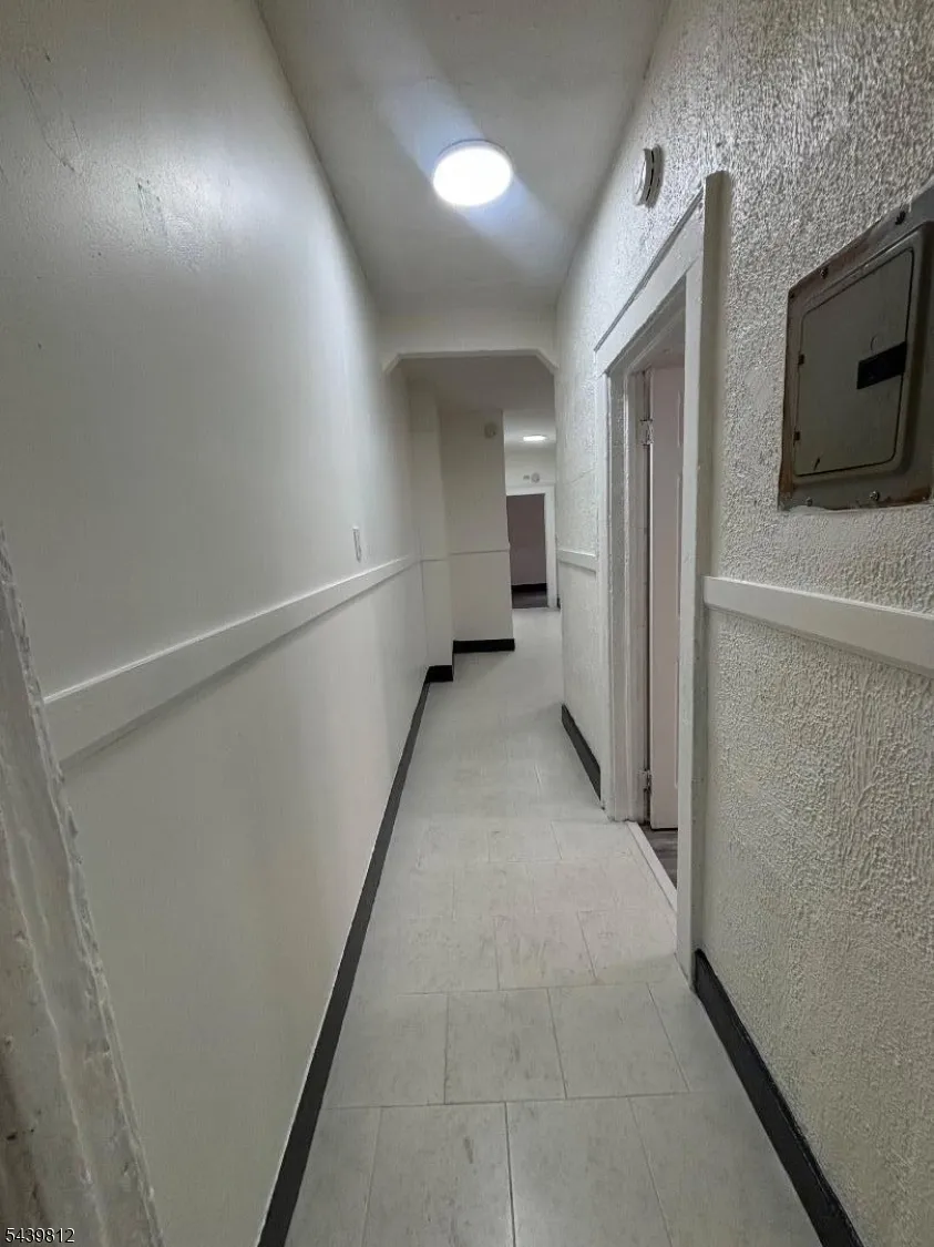 413 Lyons Ave Newark City, NJ 07112