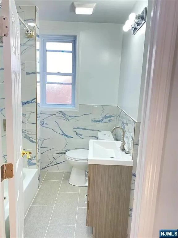 1008 74th Street 2 North Bergen, NJ 07047