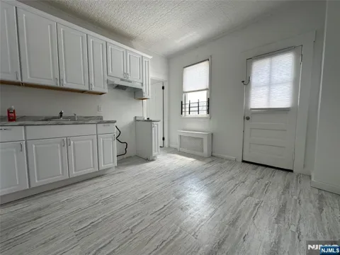 526 Valley Brook Avenue 2nd Floor