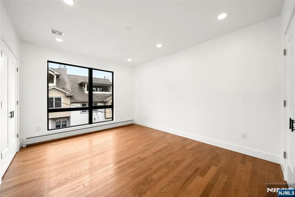 1456 River Road B Edgewater, NJ 07020