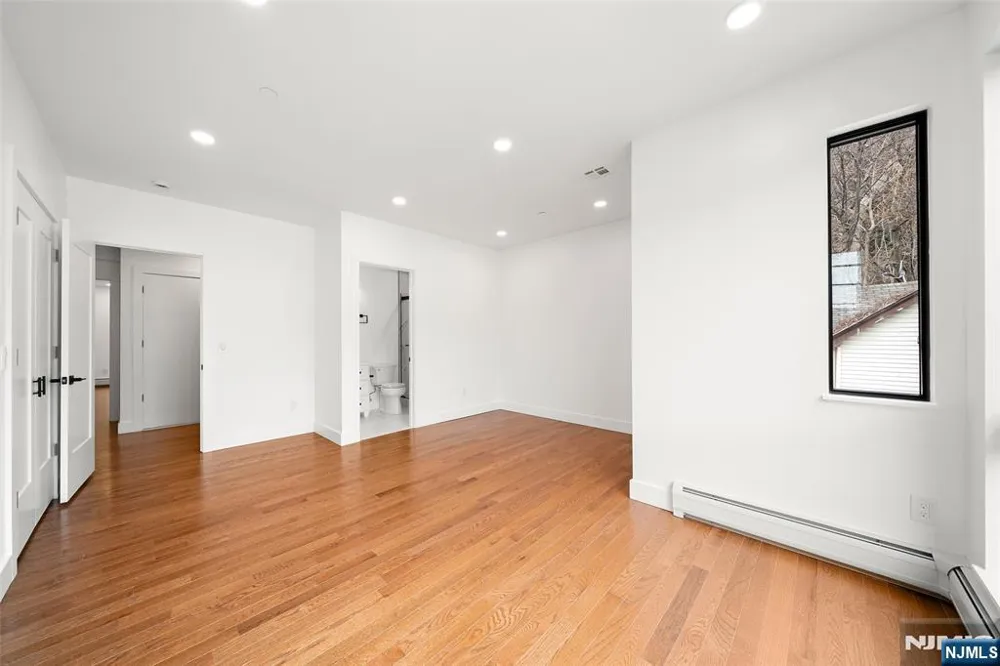 1456 River Road B Edgewater, NJ 07020