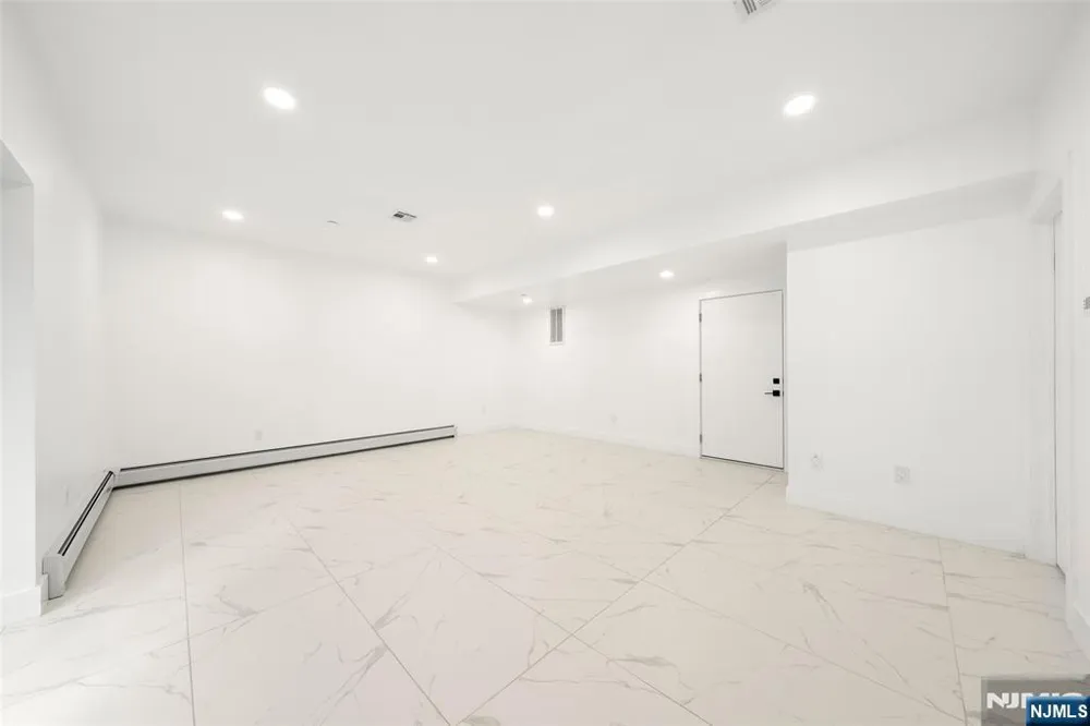 1456 River Road B Edgewater, NJ 07020