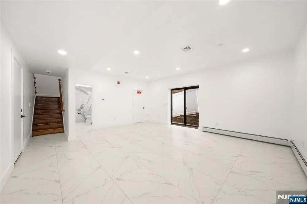 1456 River Road B Edgewater, NJ 07020