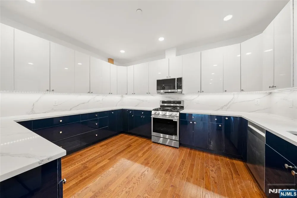 1456 River Road B Edgewater, NJ 07020