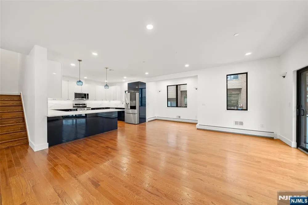 1456 River Road B Edgewater, NJ 07020