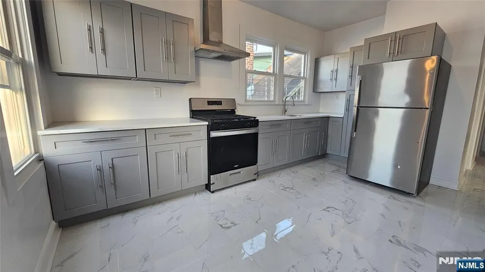 93 21st Street 3 Irvington, NJ 07111