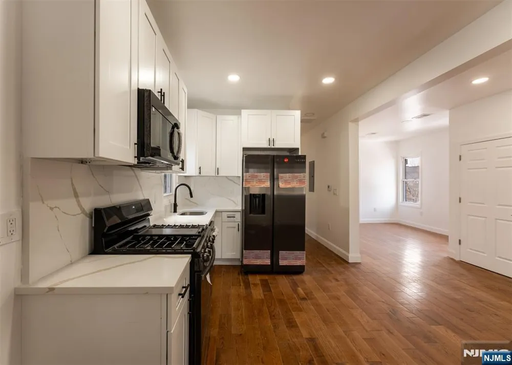 152 Washington Street Lodi, NJ 07644