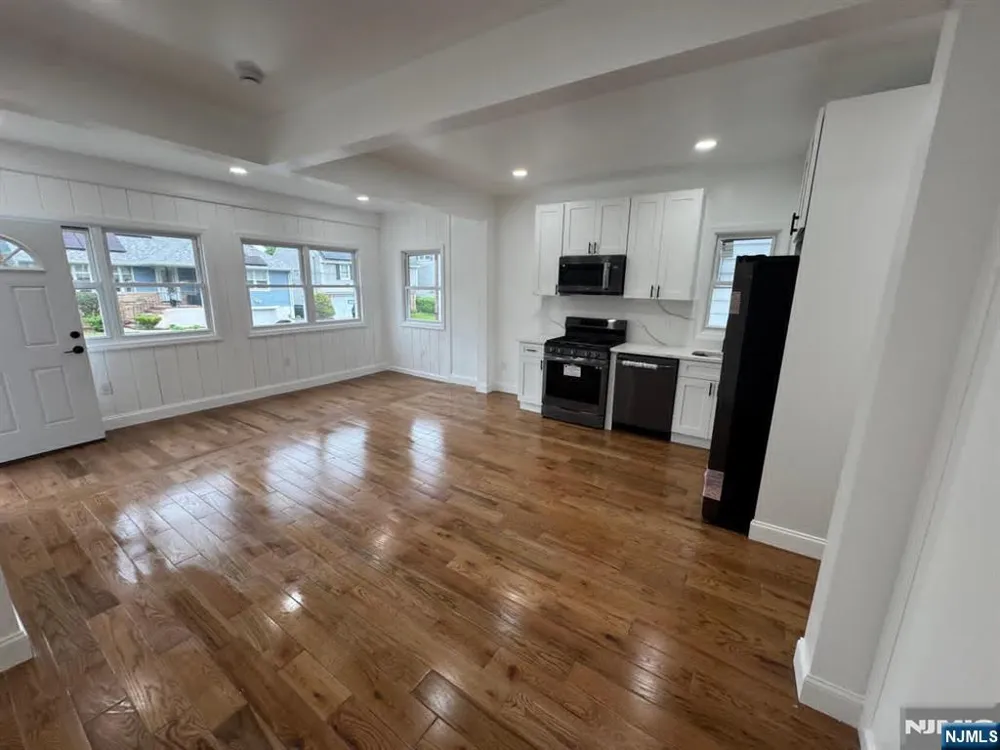 152 Washington Street Lodi, NJ 07644