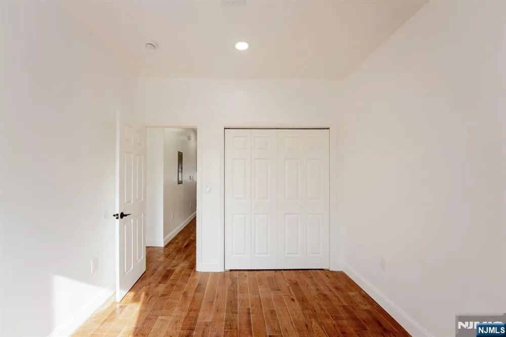 152 Washington Street Lodi, NJ 07644